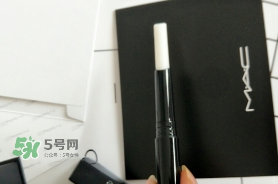 mac唇部打底膏怎么用？mac唇部打底使用方法