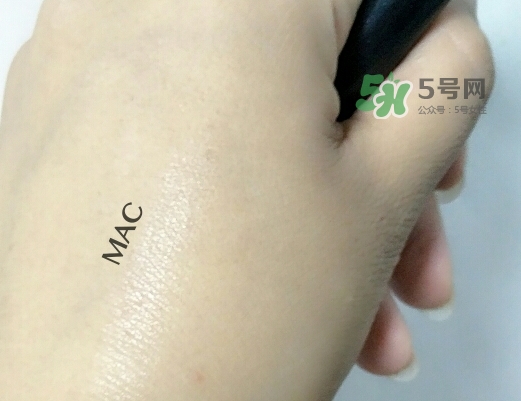 mac唇部打底膏怎么用？mac唇部打底使用方法