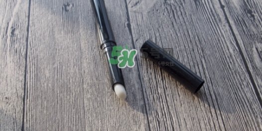 mac唇部打底膏怎么用？mac唇部打底使用方法