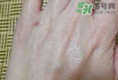 mac保濕噴霧怎么用？mac魅可保濕噴霧使用方法