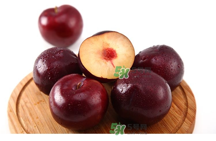 黑布林和紅布林哪個(gè)甜？黑布林和紅布林的區(qū)別