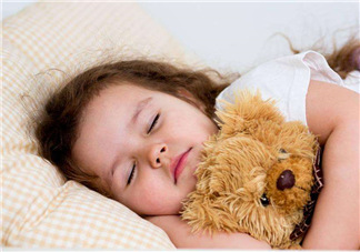 孩子在幼兒園受欺負怎么辦？孩子在幼兒園不合群怎么辦？