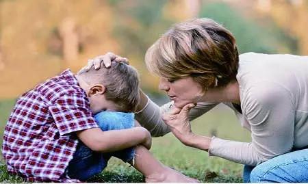 孩子在幼兒園受欺負(fù)怎么辦？孩子在幼兒園不合群怎么辦？