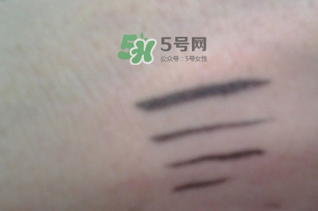 mac眼線液筆怎么用？mac魅可眼線液筆使用方法