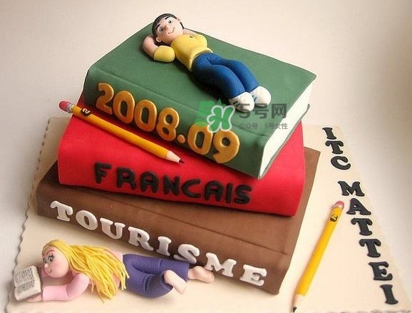 翻糖蛋糕怎么做？翻糖蛋糕是用什么做的