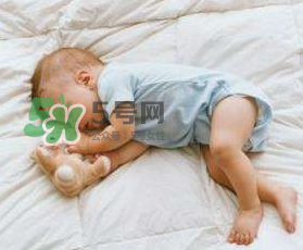 孩子尿床是缺什么？孩子尿床補什么?