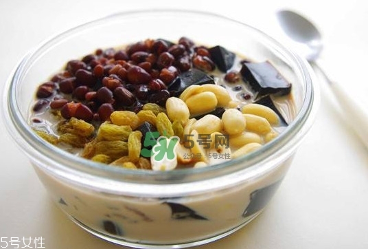 燒仙草是什么做的？燒仙草是發(fā)物嗎