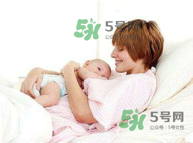 坐月子要穿內(nèi)衣嗎？坐月子不穿內(nèi)衣胸會(huì)下垂嗎？