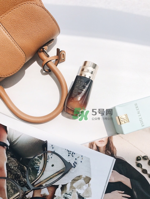 雅詩(shī)蘭黛小棕瓶密集修護(hù)眼精華怎么用 雅詩(shī)蘭黛小棕瓶密集修護(hù)眼精華怎么用