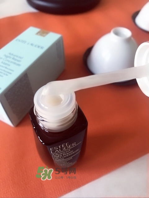 雅詩蘭黛小棕瓶密集修護眼精華怎么樣？