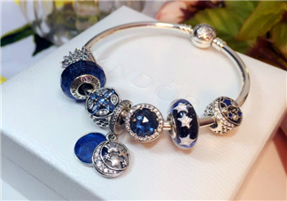 pandora復(fù)古夜空手鏈多少錢？潘多拉繁星夜空手鏈專柜價格
