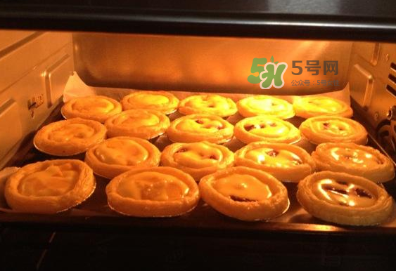 烤蛋撻烤箱預(yù)熱要多久？烤蛋撻用上火還是下火？