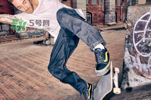 opening ceremony與vans聯(lián)名帆布鞋多少錢_哪幾款顏色？