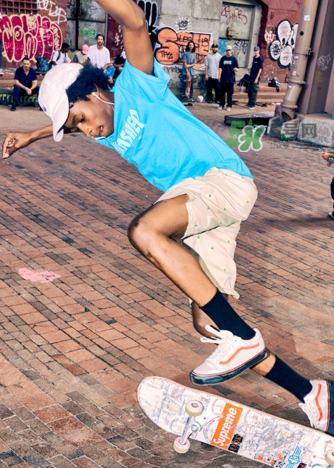 opening ceremony與vans聯(lián)名帆布鞋多少錢_哪幾款顏色？