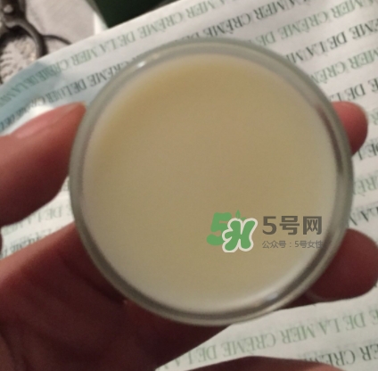 海藍(lán)之謎唇霜怎么用？海藍(lán)之謎修護(hù)唇霜使用方法