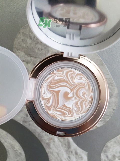 age20s愛敬氣墊粉色白色藍(lán)色有什么區(qū)別? age20s愛敬氣墊粉色白色藍(lán)色有什么區(qū)別?