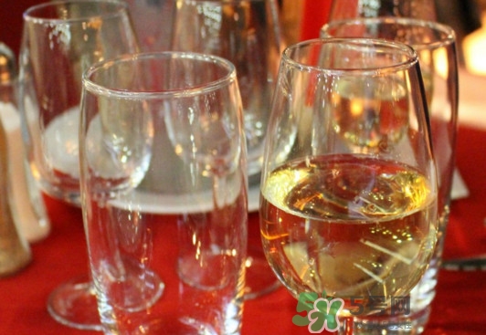 茅臺酒是什么香型的？茅臺酒是濃香還是醬香