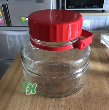 自制青梅酒的做法 青梅酒泡多久可以喝？