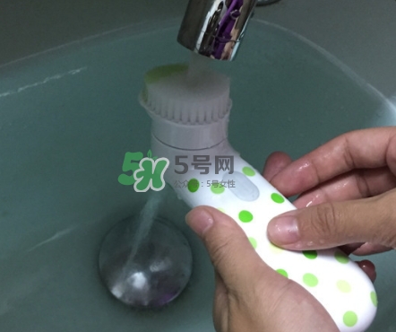 倩碧聲波潔面儀怎么充電？倩碧潔面儀充電燈不亮