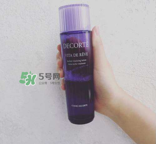 德妃紫蘇水和黛珂紫蘇水哪個(gè)好？德妃紫蘇水和黛珂紫蘇水對(duì)比