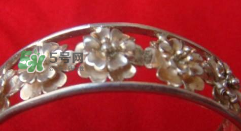 銀首飾可以以舊換新嗎？銀首飾以舊換新折舊費多少？