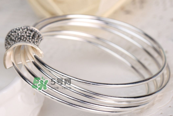 銀手鐲變黑了如何洗白？銀手鐲變黑怎么洗？