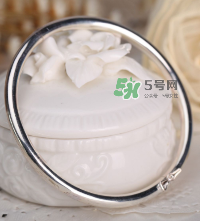 銀手鐲可以去濕氣嗎？銀手鐲能祛濕嗎？