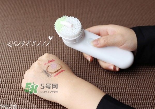 倩碧聲波潔面儀怎么用？倩碧聲波潔面儀使用方法