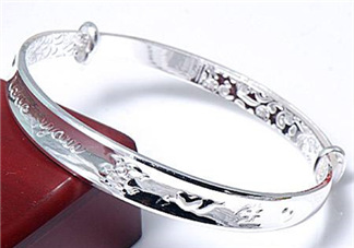 銀手鐲可以刮痧嗎？怎么用銀手鐲刮痧？