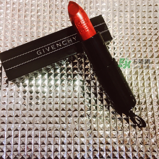 紀梵希禁忌之吻大理石紋唇膏怎么樣_好用嗎