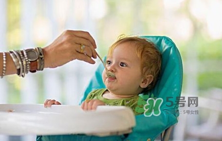 寶寶多大能吃龍利魚？幾個月的寶寶可以吃龍利魚