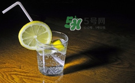 蘇打水什么時候喝最好？蘇打水什么人不能喝