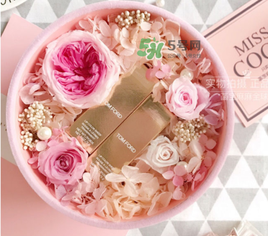 2017TF七夕限量白管口紅禮盒多少錢(qián)_禮盒內(nèi)容