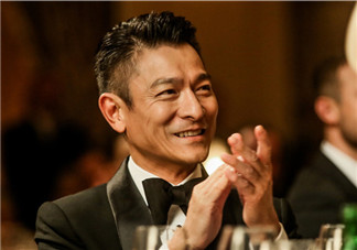 俠盜聯(lián)盟張丹開(kāi)的越野車什么牌子？俠盜聯(lián)盟劉德華開(kāi)的什么車？