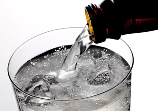 蘇打水什么時候喝最好？蘇打水什么人不能喝