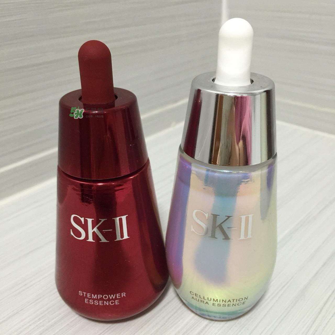 sk2小紅瓶和小燈泡精華哪個好？sk2小燈泡和小銀瓶精華區(qū)別