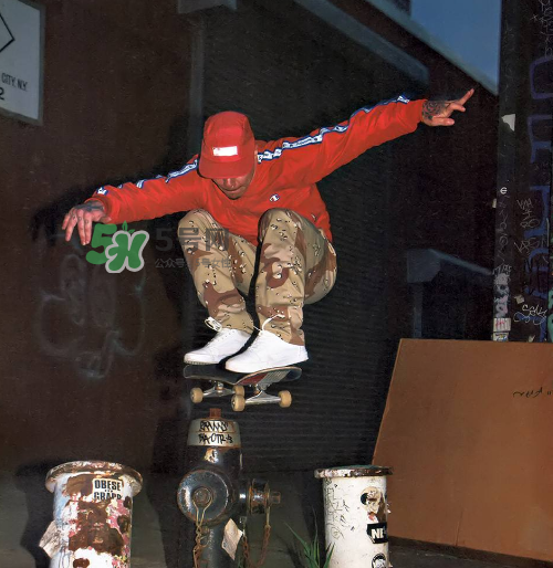 supreme抄襲是真的嗎？supreme抄襲的是哪件？