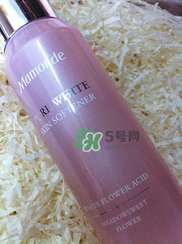 夢妝花萃凈白調(diào)理水怎么樣？夢妝花萃凈白調(diào)理水能補水嗎？