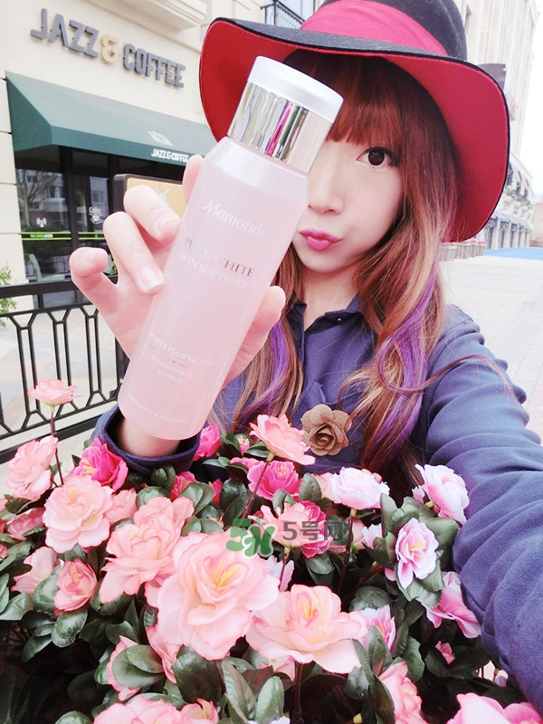 夢妝花萃凈白調(diào)理水怎么樣？夢妝花萃凈白調(diào)理水能補水嗎？