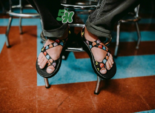 chaco pac man吃豆人主題涼鞋的多少錢？chaco吃豆人涼鞋價格