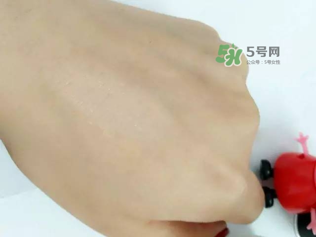 玫珂菲水粉霜怎么樣？玫珂菲全新雙用水粉霜好用嗎？