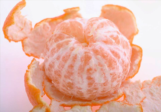 橘子里的白絲能吃嗎？橘子瓣上面的白絲吃了有什么好處？