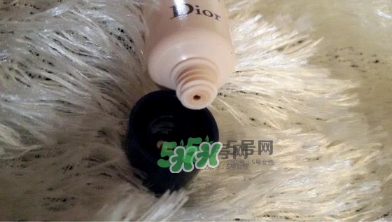 迪奧星光亮妍粉底液怎么樣？迪奧凝脂星光亮妍粉底液價(jià)格