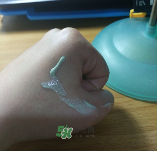 Make up forever浮生若夢隔離霜怎么樣？浮生若夢隔離好用嗎？