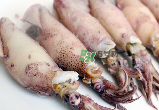 魷魚仔怎么清洗圖解？小魷魚怎么清洗？