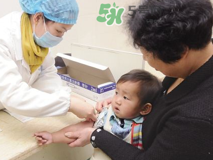 流腦疫苗打自費(fèi)的還是免費(fèi)的？流腦疫苗自費(fèi)和免費(fèi)的區(qū)別