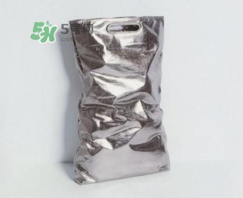 helmut lang垃圾袋包包多少錢？helmut lang垃圾袋手提包價(jià)格