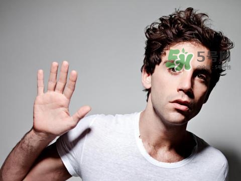 陰莖上有個(gè)小疙瘩是怎么回事？如何保持陰莖包皮清潔