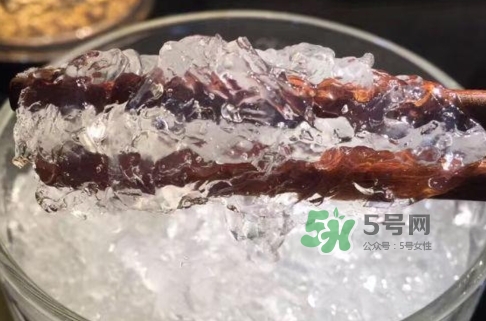 燕窩里面含有激素嗎？燕窩兒童吃了會(huì)不會(huì)性早熟？