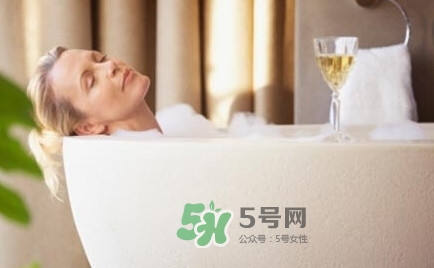 洗澡到底先洗身還是先洗頭？洗澡的正確順序是怎樣的